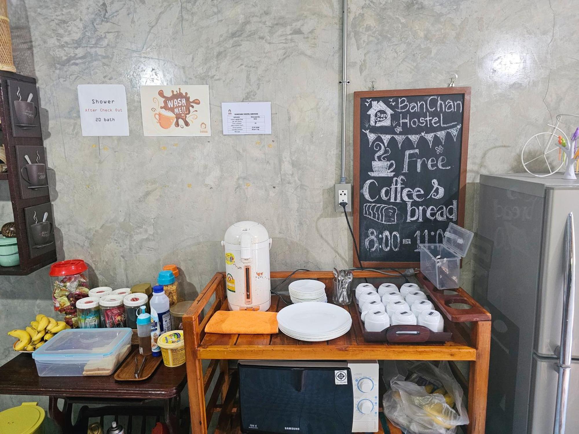 Banchan Hostel Phra Nakhon Si Ayutthaya Exterior photo