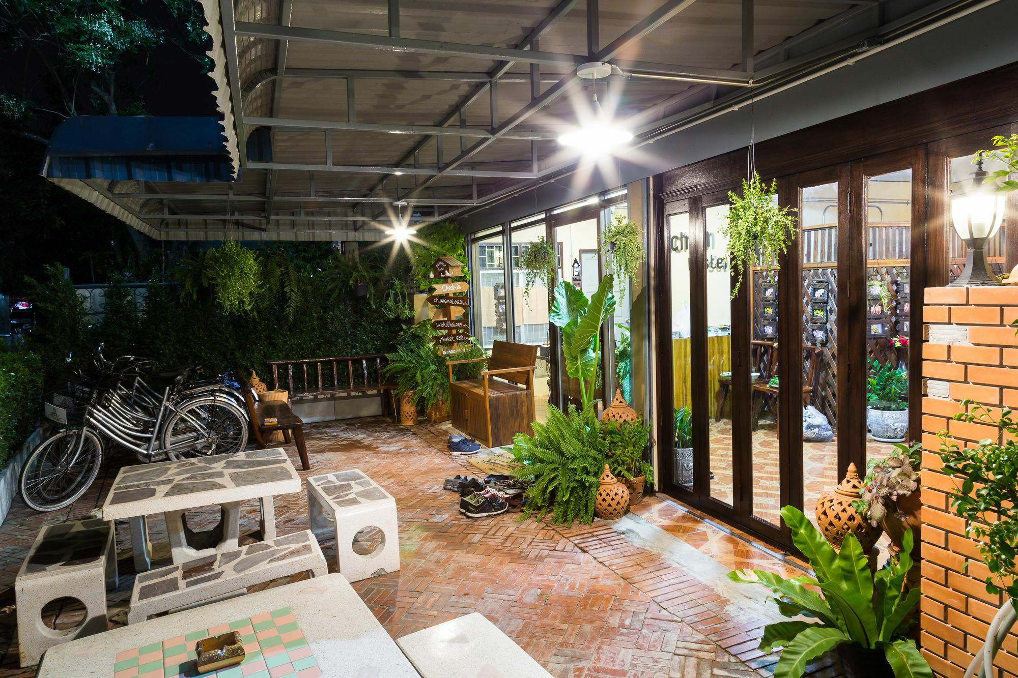 Banchan Hostel Phra Nakhon Si Ayutthaya Exterior photo